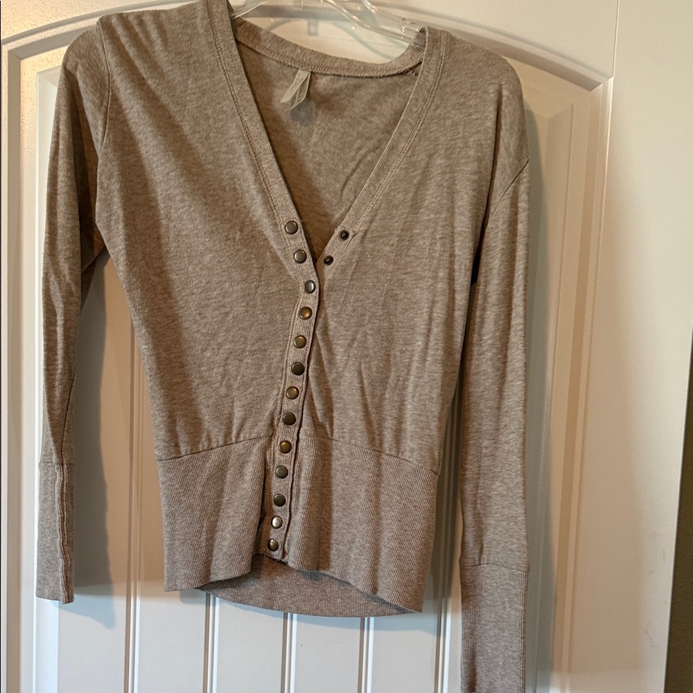 Women's Button-Up V-Neck Cardigan - Tan